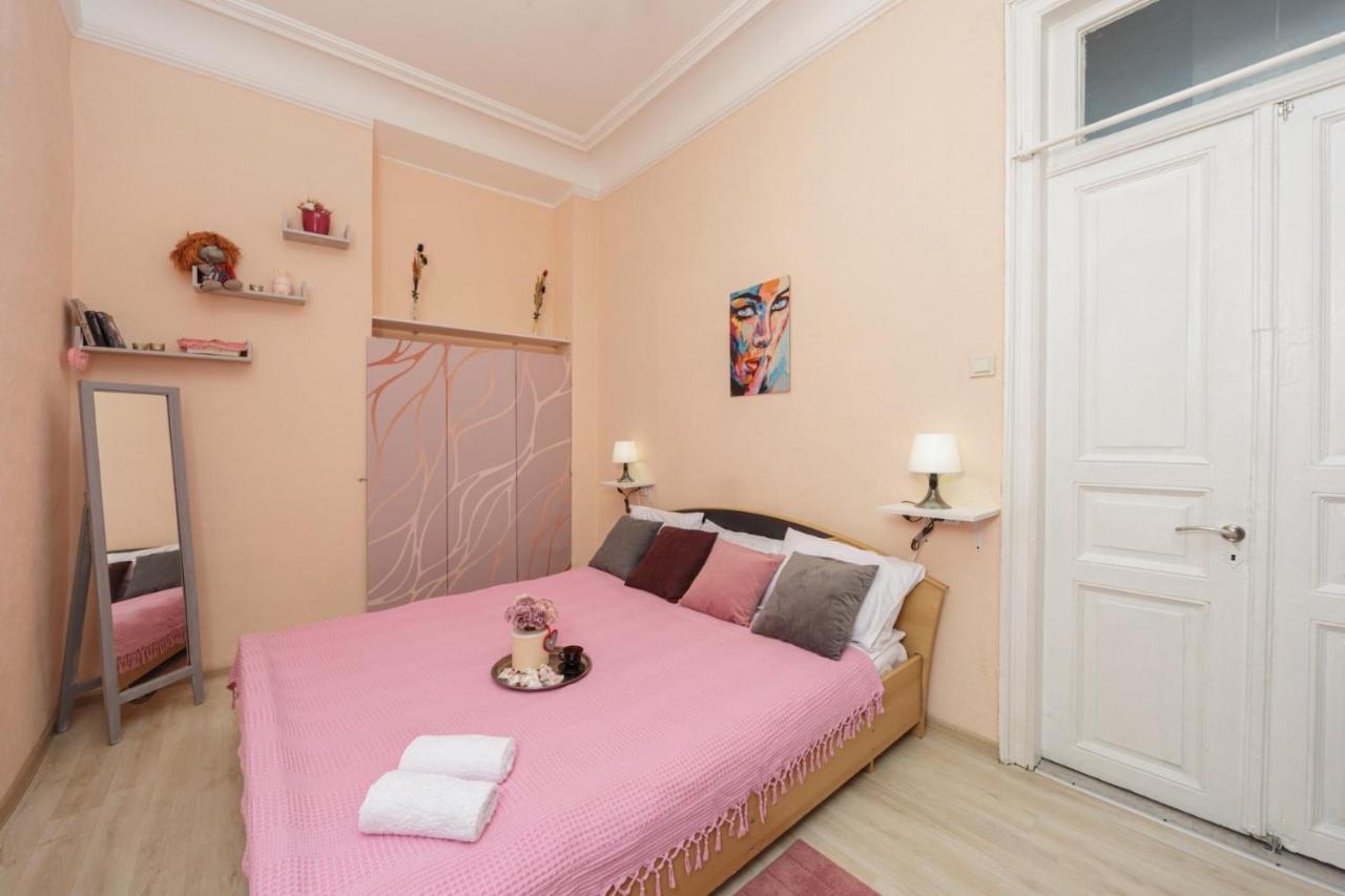 Comfortable Apartment In The Very Center Of Odessa Dış mekan fotoğraf